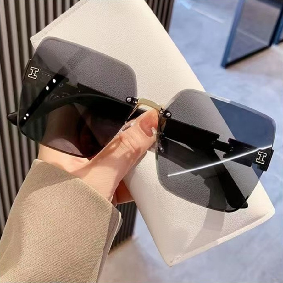 2025 New-Style Frameless Gradient Sunglasses for Women